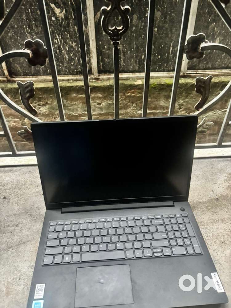 Lenevo laptop v 15