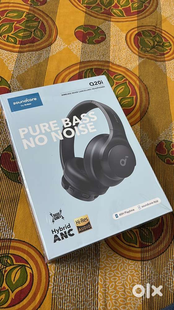 Brand new headphone bechna hai soundcore company ka hai