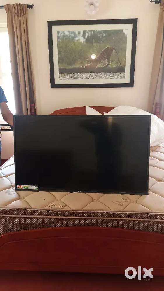 LG - 43 LED TV 6 NUMBERS AVAILABLE IN Good CONDITION