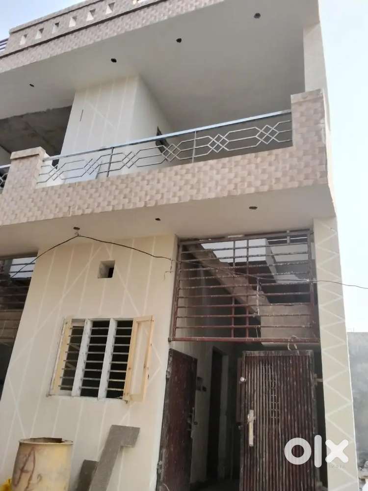 3 bhk room set gateted colony