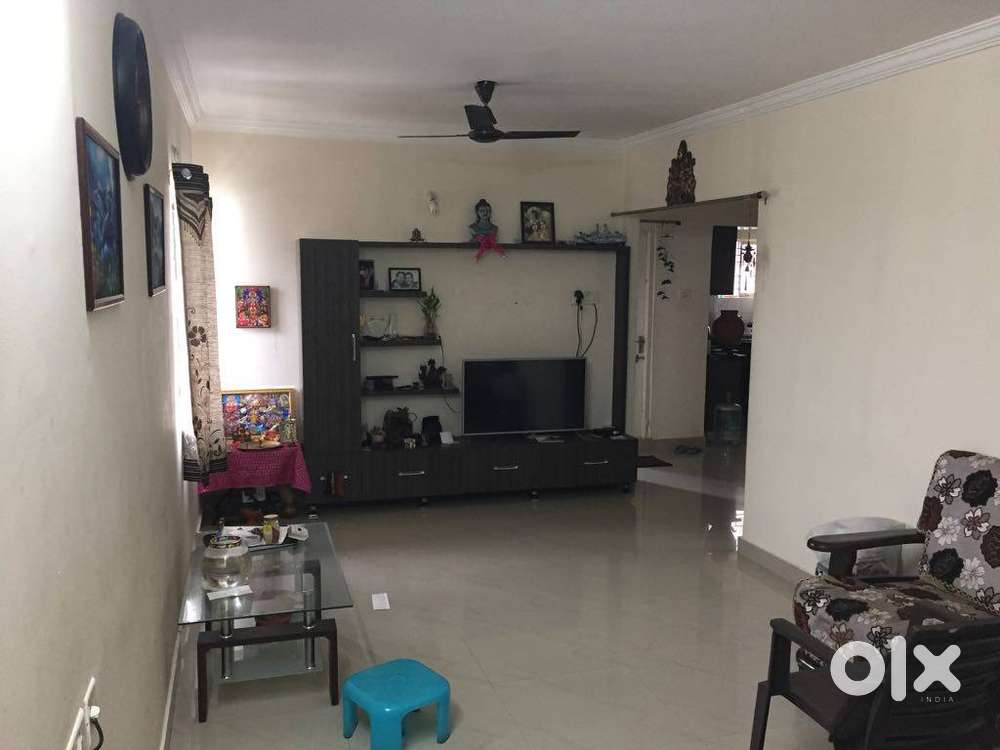 Fully ventilated, Corner flat, Semi furnished