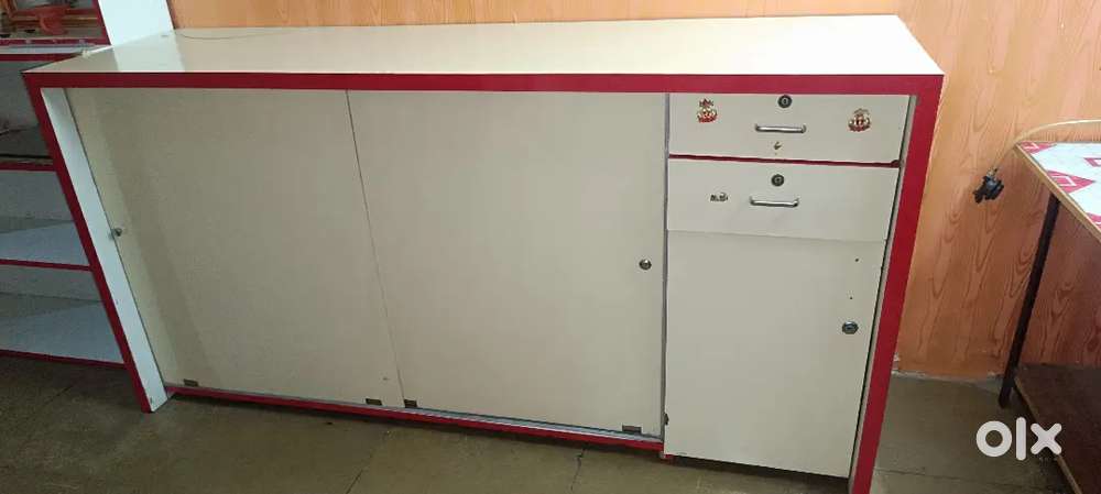 New furniture 4 rakh 1 glas counter