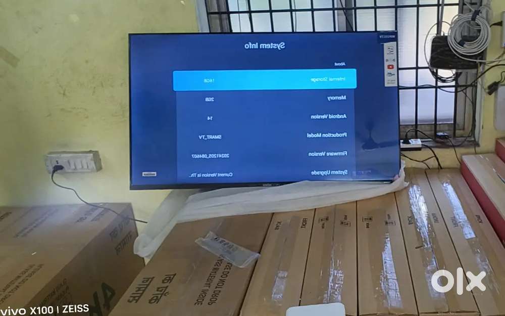 32 inch sony smart Android frameless oled 4k 3yr display waranty 8500