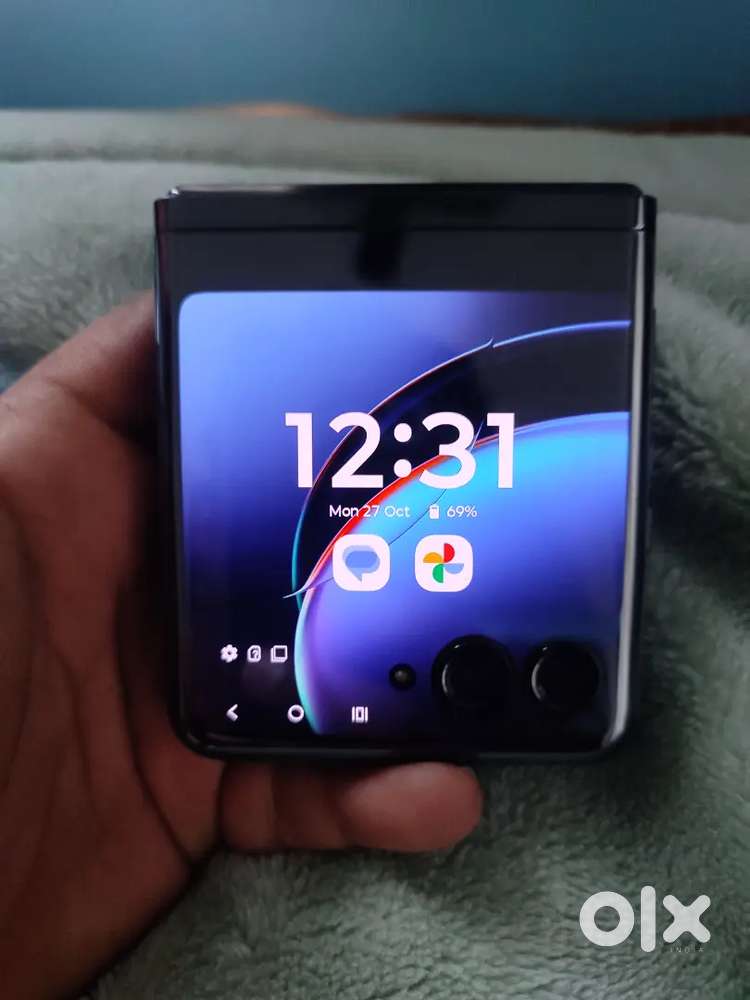 moto flip razr 40 ultra