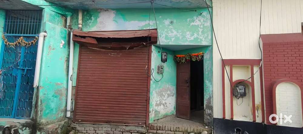 Ghar se AMU 2km and bus stand 2km and hospital 3mtr