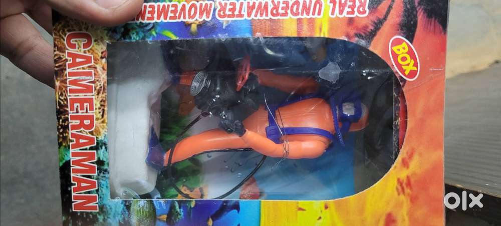 Aquarium shop salesperson full time.