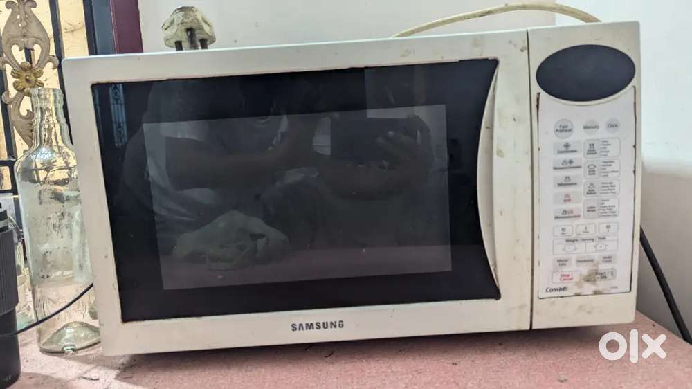 Samsung C103FL Combi Microwave - 28 Litres - Good Working Condition