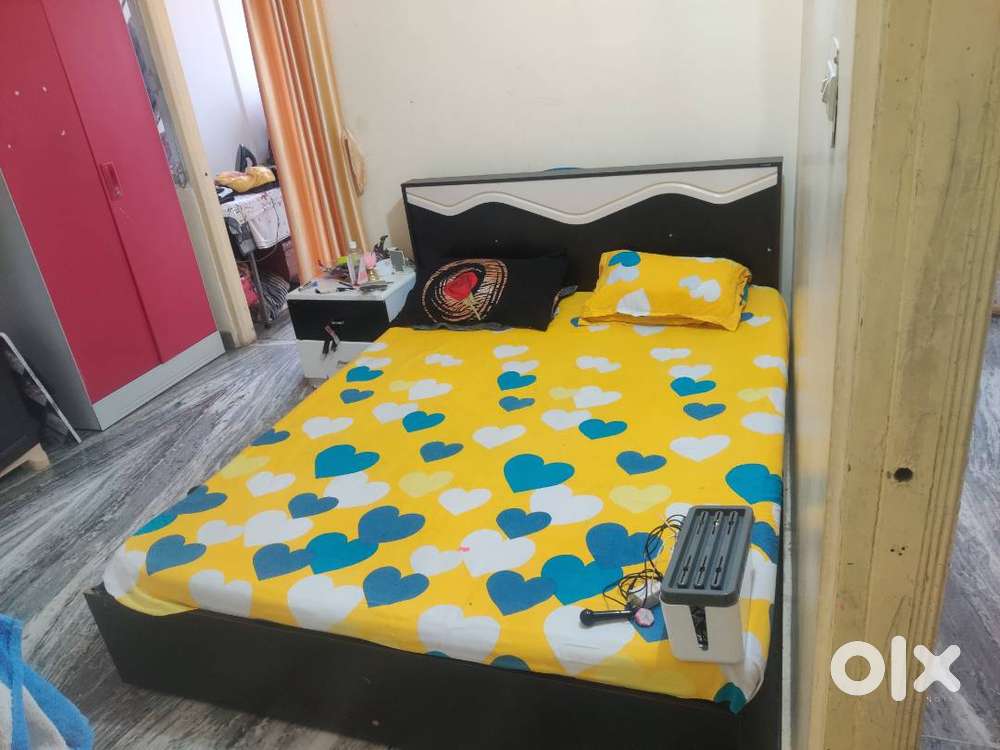 Godrej bed queen size, Dressing table, mattresses