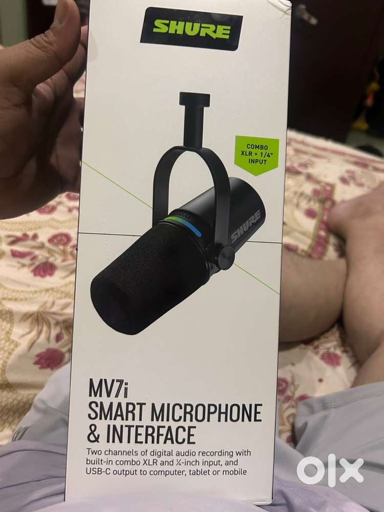 Shure MV7i microphone & interface