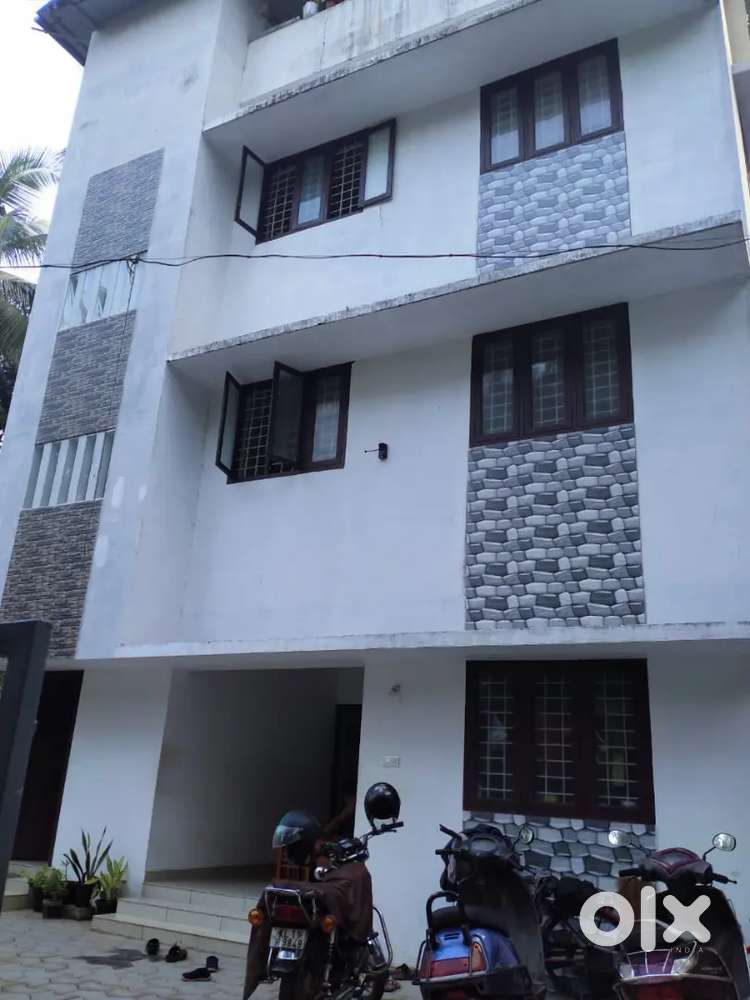 2bhk in karaparambu near Meitra