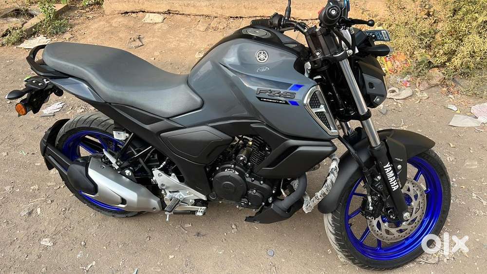 Fz-s v3.0 showroom condition as seen in pics