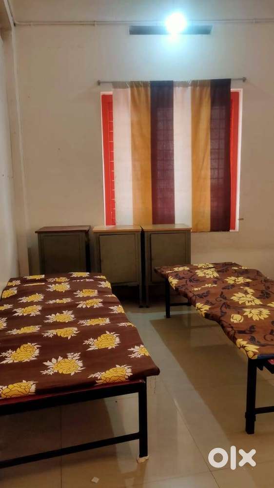 LADIES HOSTEL MAMANGALAM EDAPPALY METRO SIDE