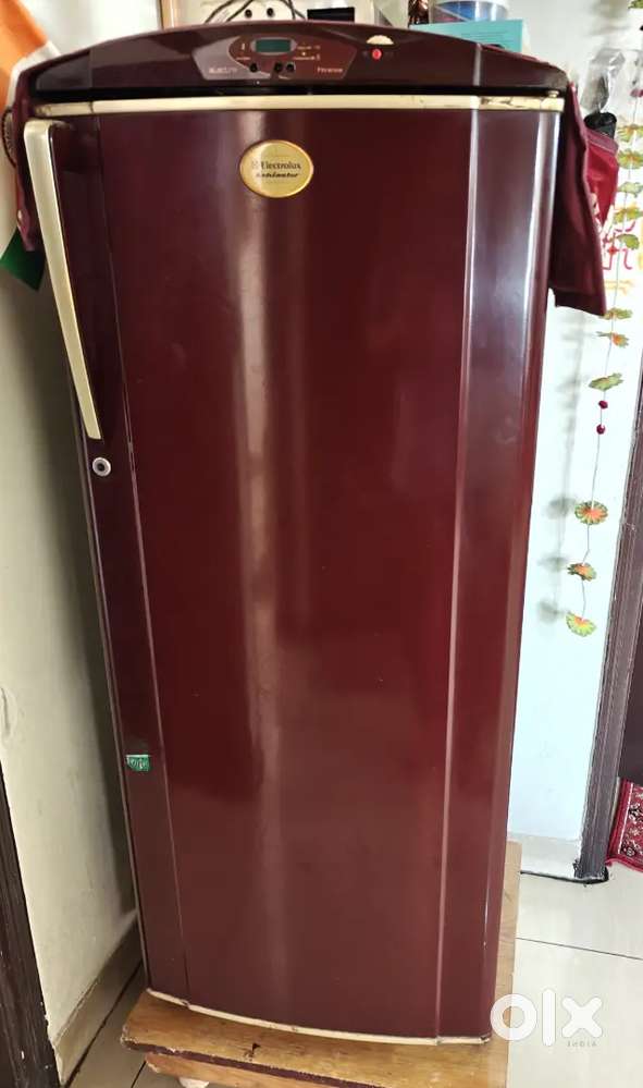 200 L refrigerator available for sell