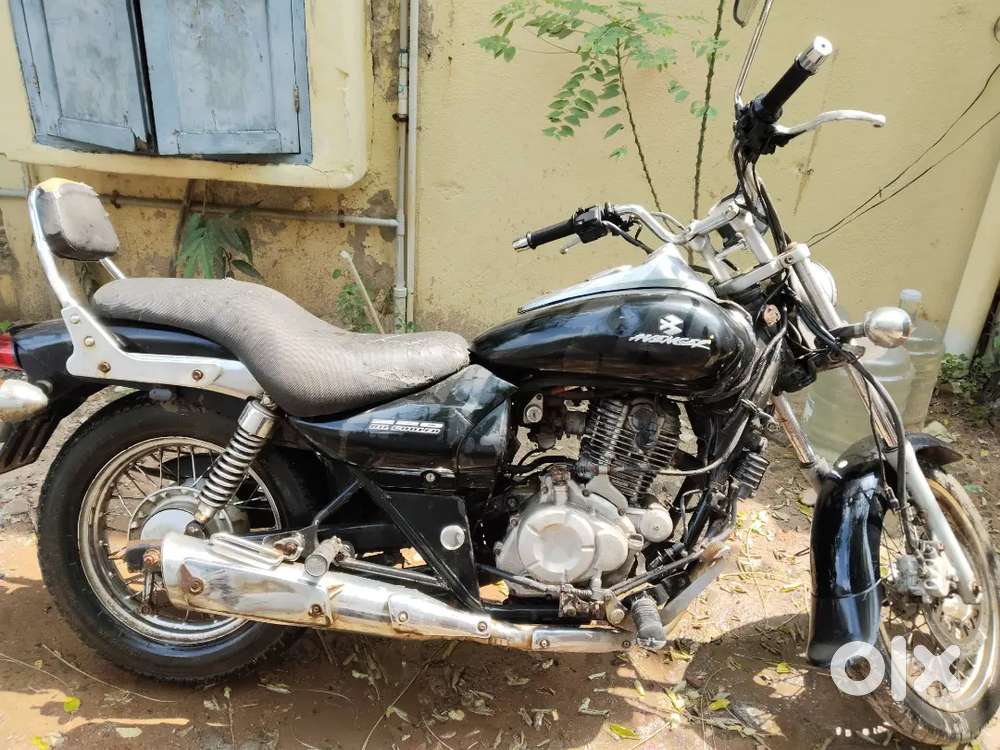 Bajaj Avenger 220cc bike 2011model