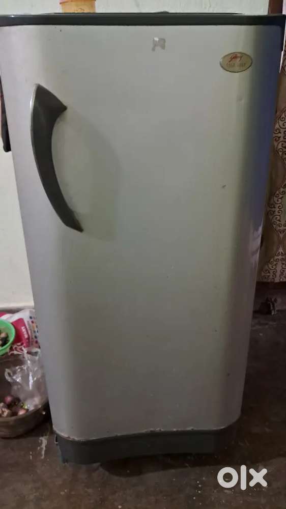 LG refrigerator fully functioning not a single damage.