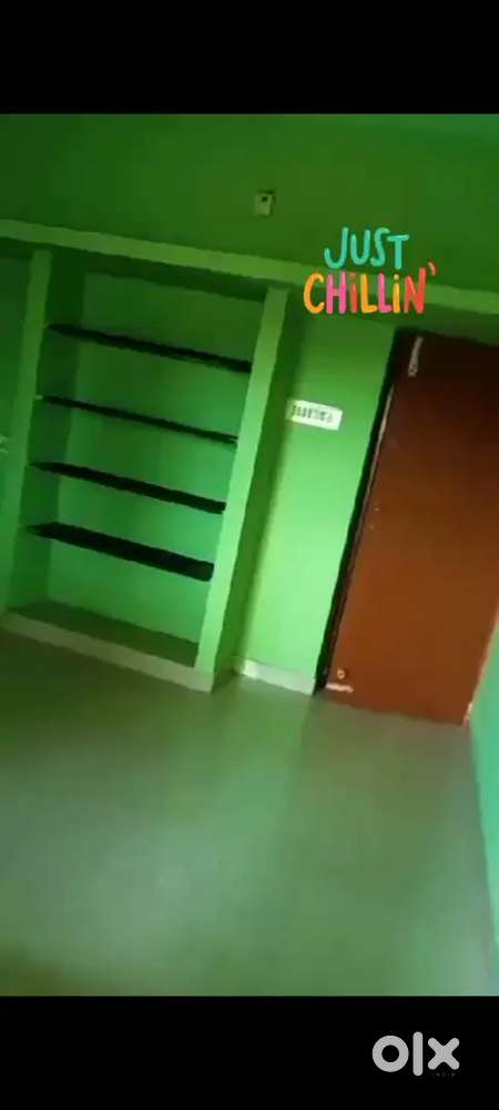 SHARING ROOM,ONE ROOMMATE NEEDED