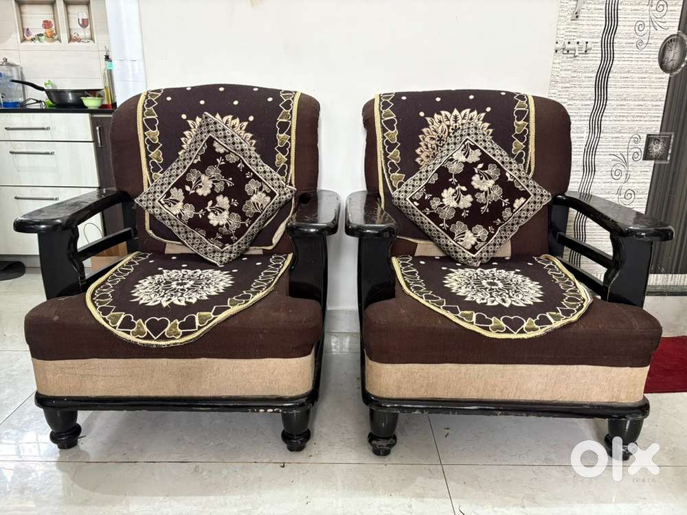 3+1+1 seater sofa for sale.