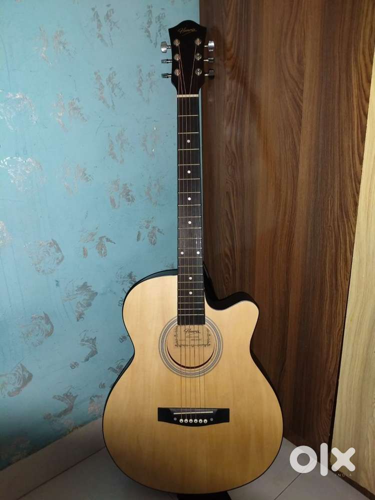 Henrix 40C 40 Inches Basswood Cutaway Acoustic guitar with dual action
