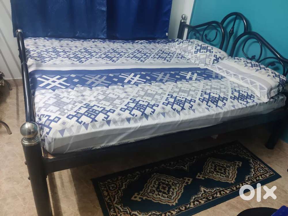 Cot and Kurlon Mattress