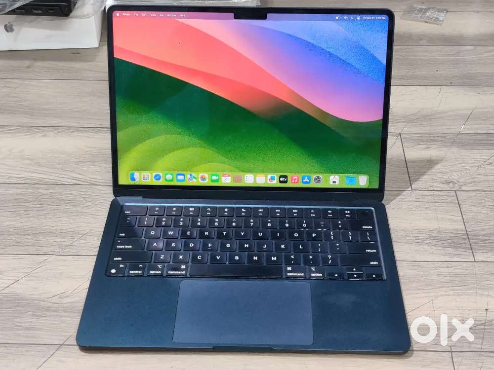 Apple Macbook Air 2022 M2 8GB Ram 256GB SSD GADGETZONE