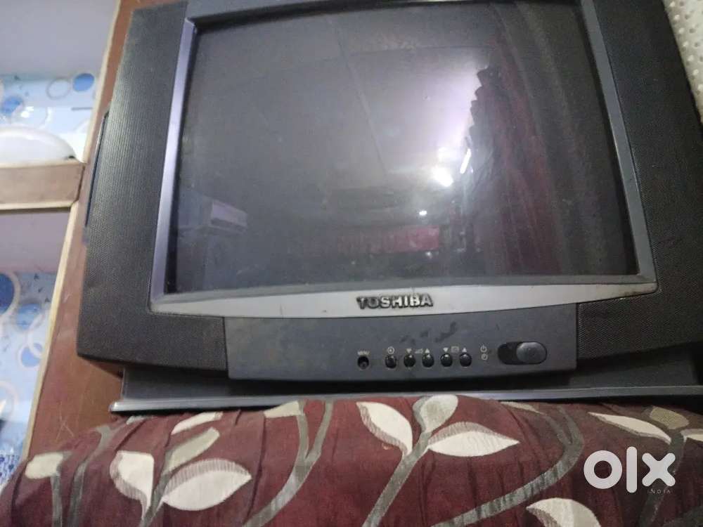 Tv  toshiba second hand. Table tv bargaining compulsory