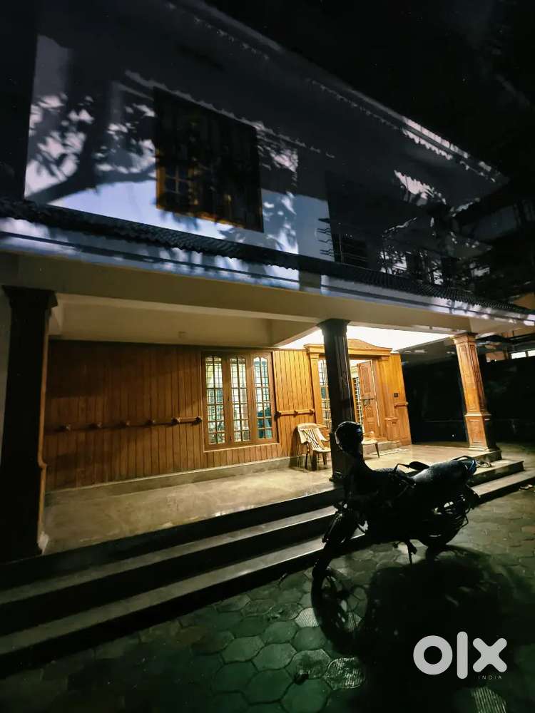 Family/2Bhk 1st Floor House For Rent At Kangarappady kakkanad Infopark