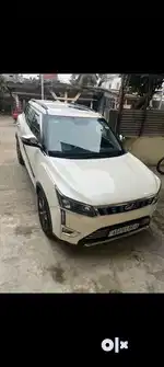 Model Mahindra XUV 300, Maintenance free vehicle, mileage is  20 kmpl.