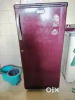 Overall refrigerator good but one leg is broken