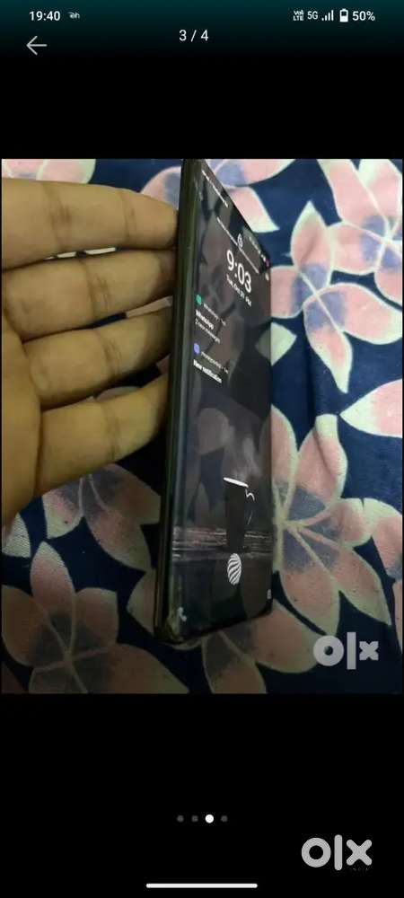 8 128 hai 3 old hai sub kuch hai v27 5g