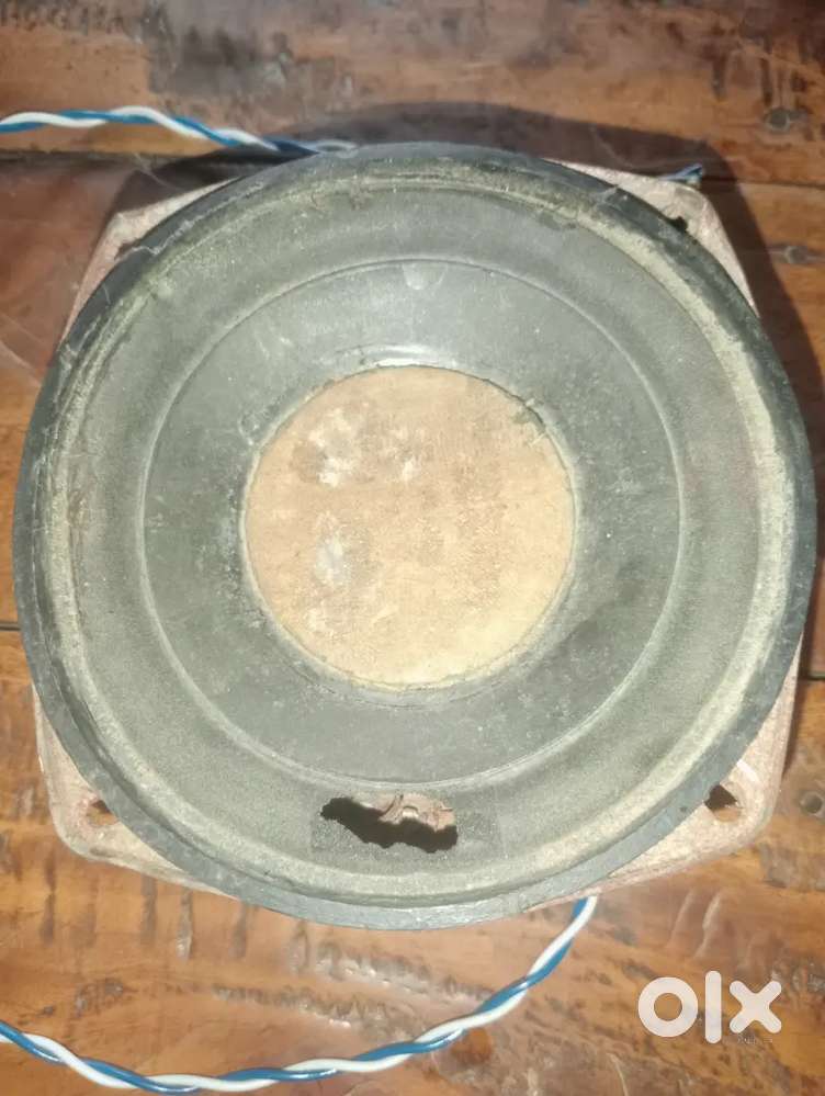 6 inch ka speaker hai Bass woofe
