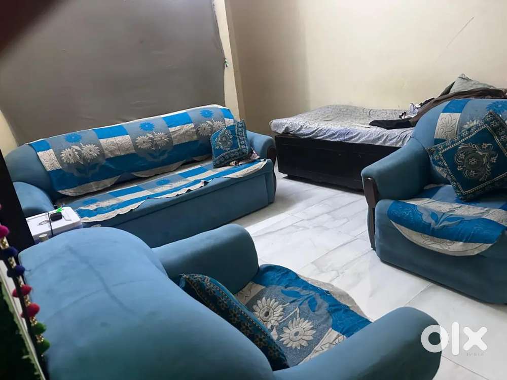 Male pg required in versova village