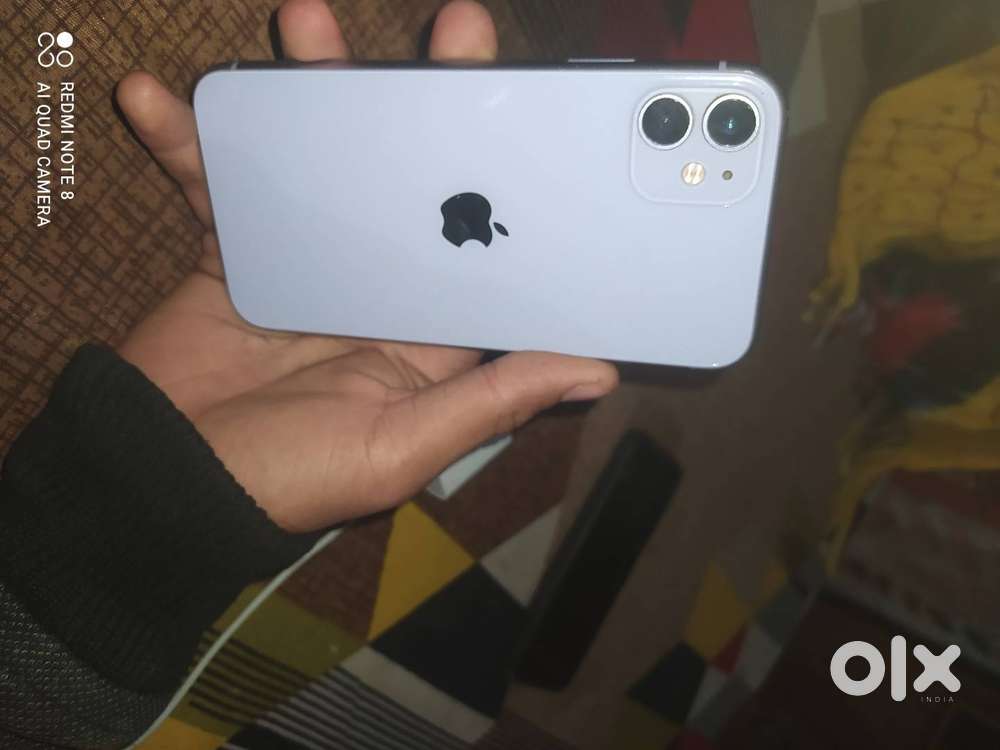 New condition 84% battery health + free 20w charger iphone 11