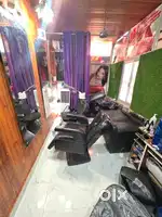 Beauty parlour items sales