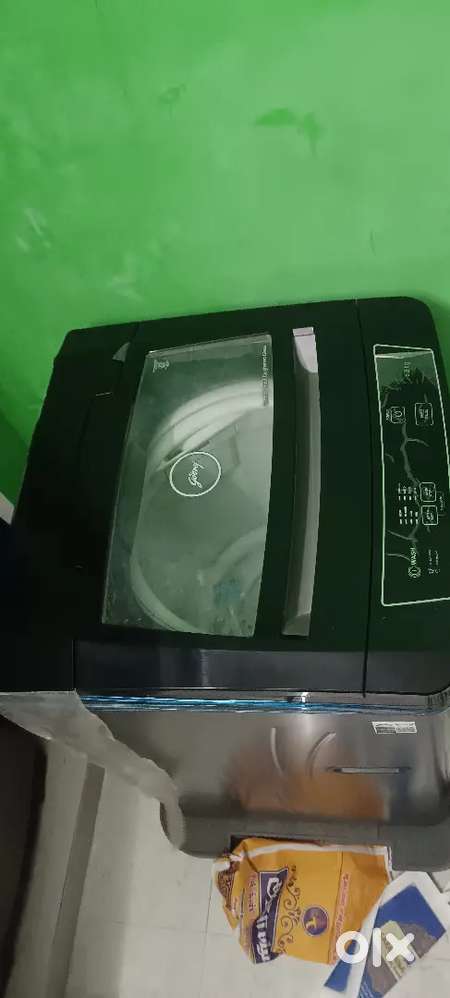 Fully-automatic top load washing machine.