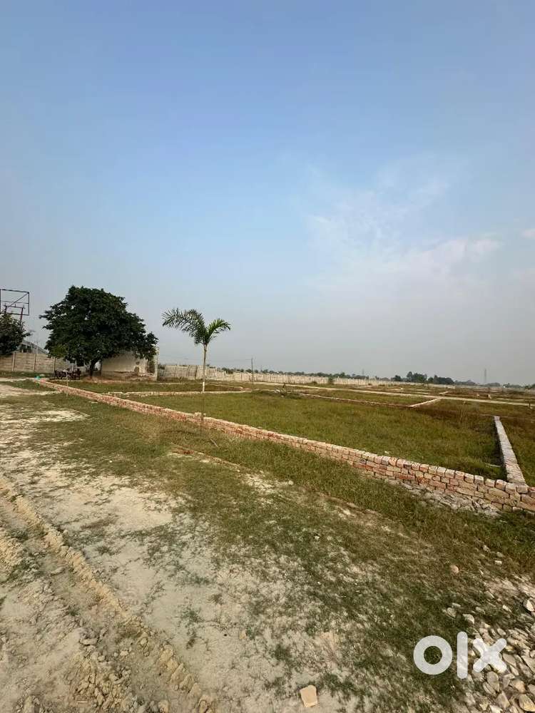 परिवार के लिए बेहतरीन जगह, सभी सुविधाओं के पास प्लॉट उपलब्ध।