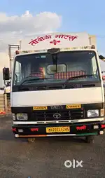 Tata 712 17 feet