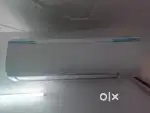 1.5 ton Daikin split inverter Ac