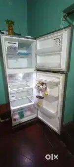 Samsung refrig storag 302 lilers and wardrobe 2 single bed total 16000