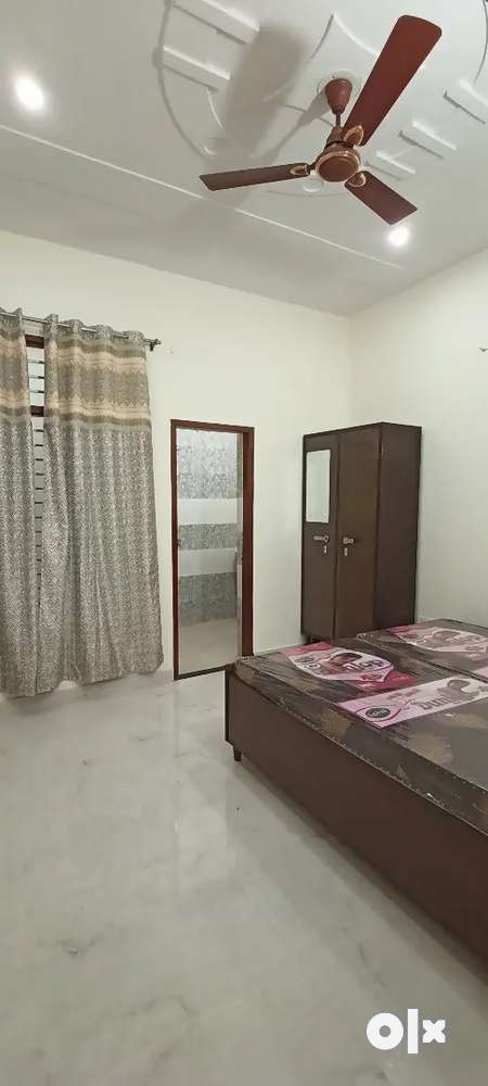 ROOMS AVAILABLE IN 2 BHK FLAT FOR RENT
