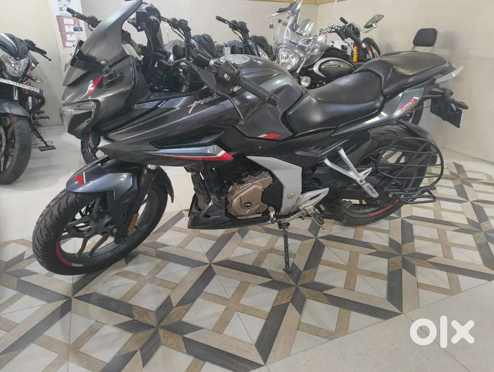bajaj f250 2023 model kms only13 k for 119k