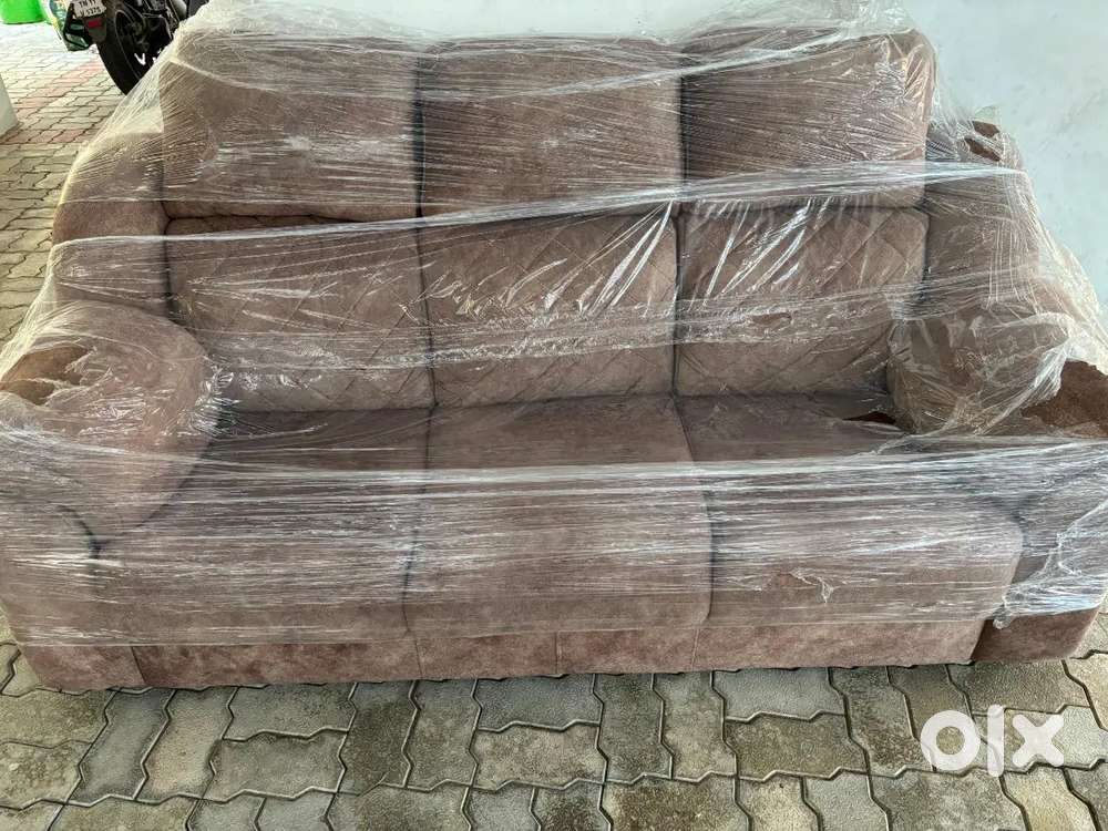 3 Seater  Modern Classic Sofa!