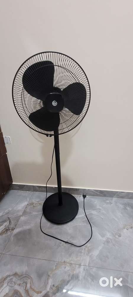 Pedestal Fan- Atomberg Renesa 400mm - Black _ Just 4months old