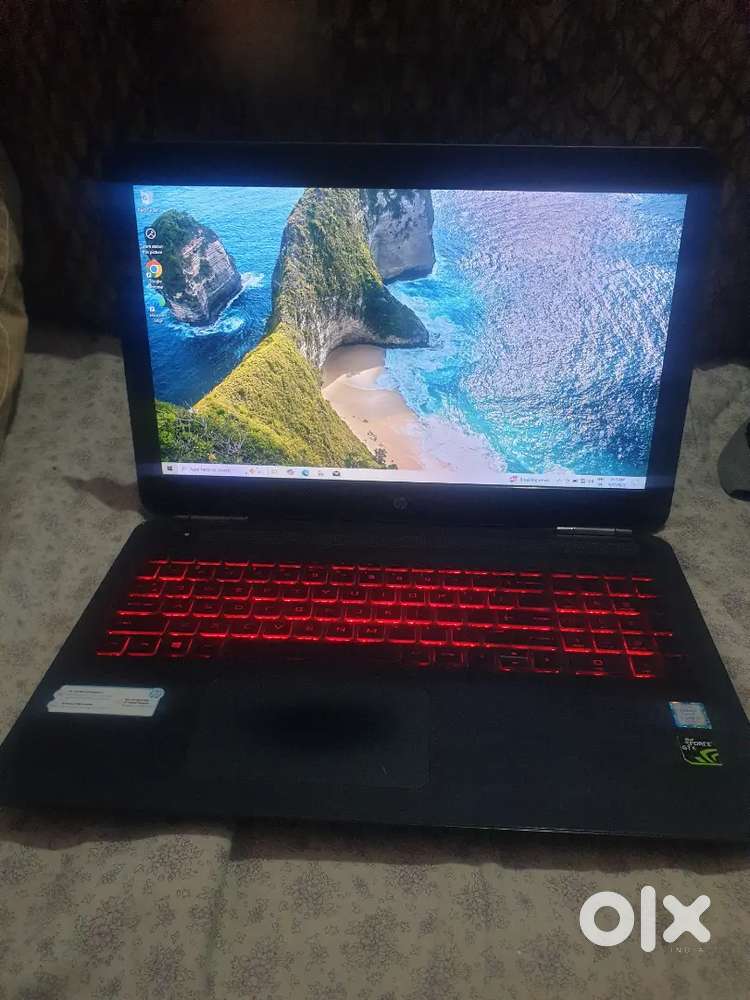 Leptop  i 5  7 jan  22000  ascerprojector 4000 soni d v d player  4000