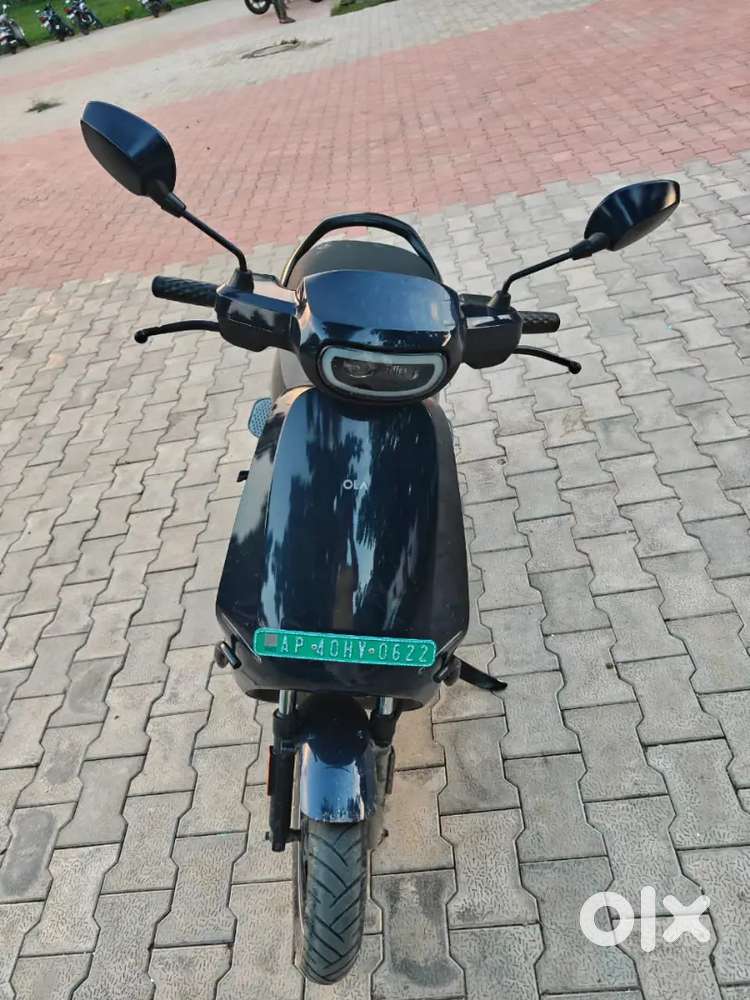 Ola S1 Pro  Gen 3 4KWH Midnight Glossy Just 1 month old.
