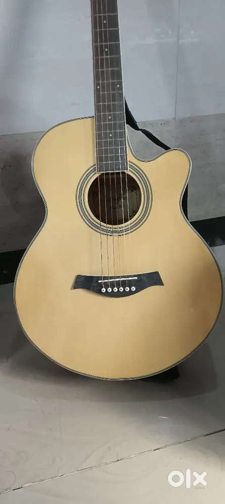 Guitar very good condition