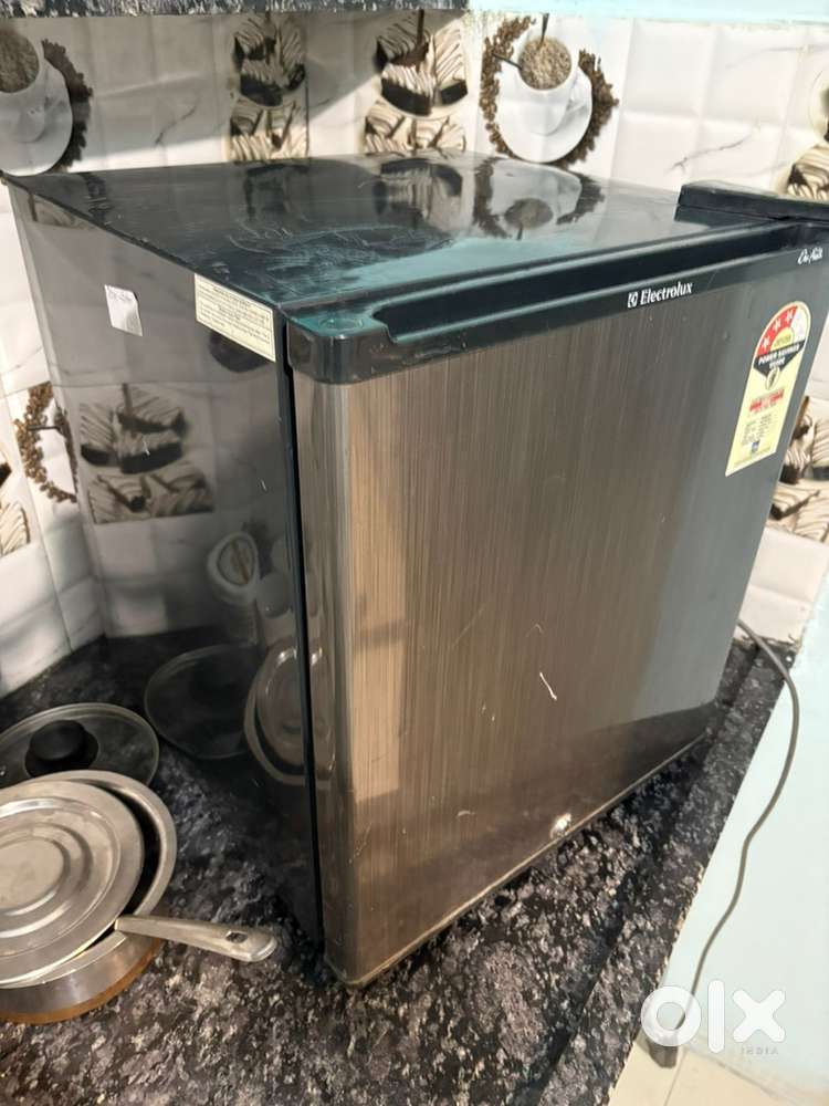 Mini fridge