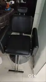 SALON HAIR CUTTING CHAIRS