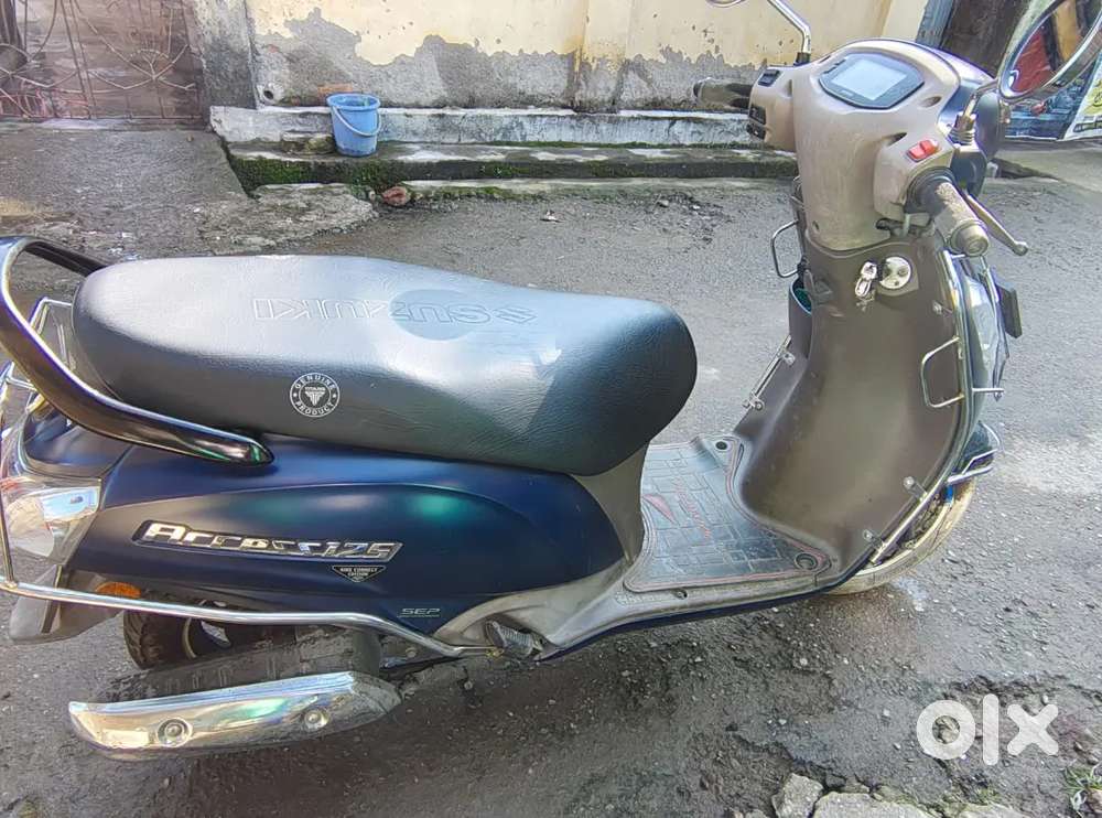 1year 11month suzuki access 125