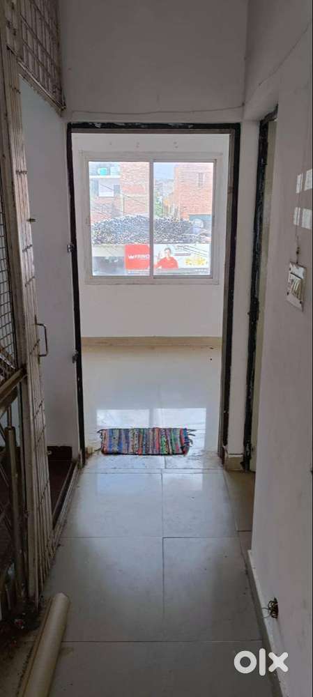 200sq.ft space available for office/cabin purposes in Nishatganj