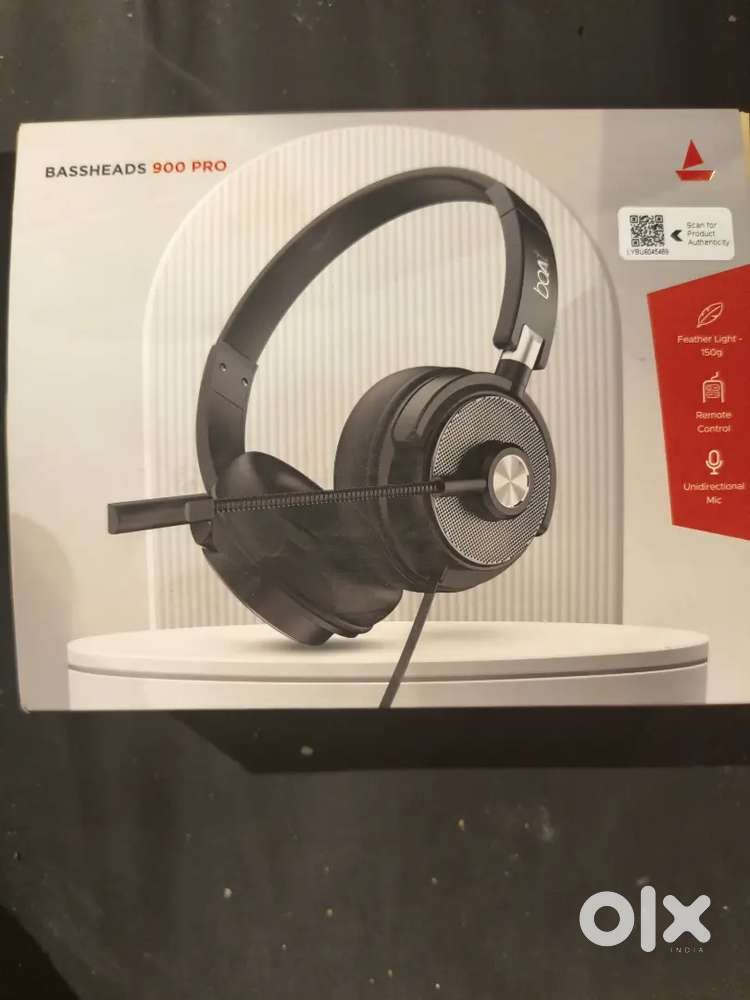 Boat headphone with wire and mic for computer. brand new not used.